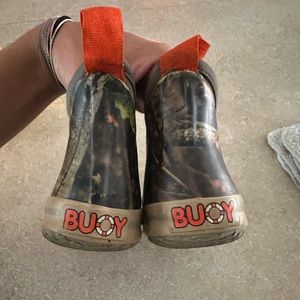 Buoy boots